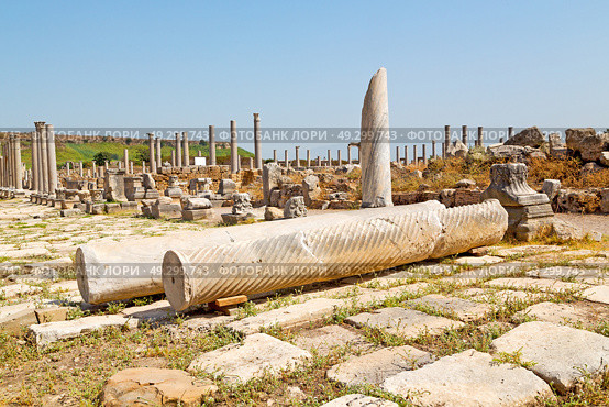  old   construction in asia   turkey the column  and the roman temple . Стоковое фото, агентство Ingram Publishing / Фотобанк Лори