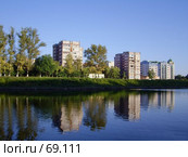Многоэтажные дома на набережной Дубровинского в городе Орле. Река Ока. (2007 год). Стоковое фото, фотограф Чертопруд Сергей / Фотобанк Лори