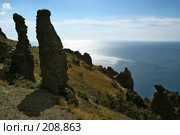 Вид на Карадаг, море и причудливые скалы выветривания (2006 год). Стоковое фото, фотограф Олег Титов / Фотобанк Лори
