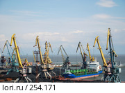 Пароход у причала в порту (2008 год). Редакционное фото, фотограф Игорь Струков / Фотобанк Лори