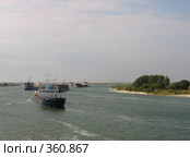 Пароходы на рейде Азова. Стоковое фото, фотограф Игорь Струков / Фотобанк Лори