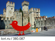 Замок Скалиджери на озере Гарда. Город Сирмионе, Италия. Редакционное фото, фотограф Николай Винокуров / Фотобанк Лори