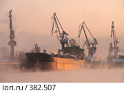 Погрузка. Стоковое фото, фотограф Георгий Солодко / Фотобанк Лори