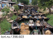 Лодки в канале (2008 год). Редакционное фото, фотограф Валерий Шанин / Фотобанк Лори