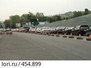 Автомобильная пробка (2008 год). Редакционное фото, фотограф Никончук Алексей / Фотобанк Лори