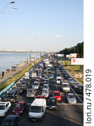 Автомобильная пробка (2008 год). Редакционное фото, фотограф Никончук Алексей / Фотобанк Лори