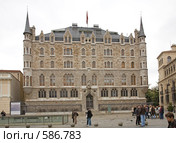 Леон (Испания), здание Casa botines, архитектор Антонио Гауди (2008 год). Редакционное фото, фотограф Tamara Kulikova / Фотобанк Лори