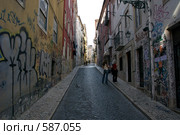 Улочки Лиссабона, Граффити на стенах (2007 год). Стоковое фото, фотограф Сергеев Игорь / Фотобанк Лори
