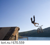 Прыгающий в воду #1. Стоковое фото, фотограф Смирнов Владимир / Фотобанк Лори
