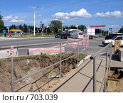 Лето - время ремонта труб (2008 год). Редакционное фото, фотограф Елена Киселева / Фотобанк Лори