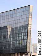 Фрагмент здания выставочного комплекса Крокус Сити (2009 год). Редакционное фото, фотограф Пиневич Геннадий Александрович / Фотобанк Лори