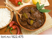 Домашний ужин: мясо в соусе с черносливом. Стоковое фото, фотограф Елена А / Фотобанк Лори