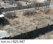 Запущенный дачный участок ранней весной. Стоковое фото, фотограф Александр Подшивалов / Фотобанк Лори