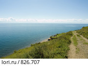 Дорога вдоль берега Байкала, отдыхающие в палатках. Стоковое фото, фотограф Владимир Горощенко / Фотобанк Лори