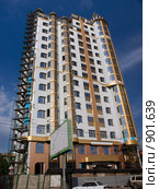 Здание в завершающей стадии строительства. Новосибирск (2009 год). Редакционное фото, фотограф Коротеев Сергей / Фотобанк Лори