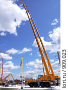 Автокран "Liebherr" LTM 1100-4.2, стрела 60 метров (2009 год). Редакционное фото, фотограф Журавлев Андрей / Фотобанк Лори
