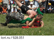 Борьба курэш, праздник сабантуй (2009 год). Редакционное фото, фотограф Талдыкин Юрий / Фотобанк Лори