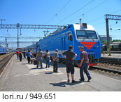 Прибытие скорого поезда (2009 год). Редакционное фото, фотограф Самохвалов Артем / Фотобанк Лори