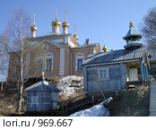 Храм Всех Святых с часовенками (Важеозерский Спасо-Преображенский мужской монастырь в Карелии) Стоковое фото, фотограф Сергей Цепек / Фотобанк Лори