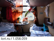 Плацкартный вагон поезда. Купе. Стоковое фото, фотограф Михаил Митин / Фотобанк Лори