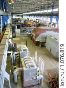 Турбинный цех Василеостровской ТЭЦ-7 в Санкт-Петербурге (2009 год). Редакционное фото, фотограф Александр Секретарев / Фотобанк Лори