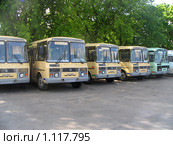 Стоянка автобусов (2007 год). Редакционное фото, фотограф Владимир Семенов / Фотобанк Лори