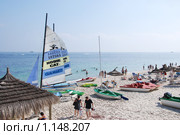 Пляж. Сусс. Тунис (2009 год). Редакционное фото, фотограф E. O. / Фотобанк Лори