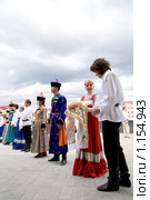 Встреча по-бурятски и по-русски. Улан - Удэ. Бурятия (2009 год). Редакционное фото, фотограф Александр Подшивалов / Фотобанк Лори