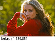 Девушка в красном. Стоковое фото, фотограф Вероника Галкина / Фотобанк Лори