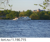 Белый пароход (2008 год). Редакционное фото, фотограф Александр Самойлов / Фотобанк Лори