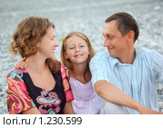 Счастливая семья. Стоковое фото, фотограф Losevsky Pavel / Фотобанк Лори