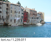 Город Ровинь, дома на воде (2007 год). Стоковое фото, фотограф Алексей Дектерев / Фотобанк Лори