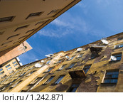Стены старого дома (2009 год). Редакционное фото, фотограф Александр Кузовлев / Фотобанк Лори