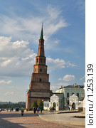 Падающая башня Сююмбике в Казани (2009 год). Стоковое фото, фотограф Денис Ларкин / Фотобанк Лори