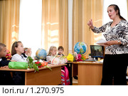 День знаний. Урок (2009 год). Редакционное фото, фотограф Александр Подшивалов / Фотобанк Лори