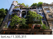 Фасад дома Хундертвассера. Австрия. Вена. (2009 год). Стоковое фото, фотограф Алексей Зарубин / Фотобанк Лори
