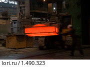 Раскаленная титановая заготовка на заводе ВСМПО (2008 год). Редакционное фото, фотограф Ivan Ru / Фотобанк Лори