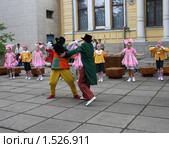 Танец. Карабас-Барабас и Дуремар (2009 год). Редакционное фото, фотограф Галина  Горбунова / Фотобанк Лори