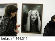 Москва, ЦВЗ "Манеж", открытие "Фотобиеннале 2010". Работы Питера Линдберга. Редакционное фото, фотограф Дмитрий Неумоин / Фотобанк Лори