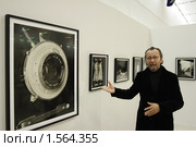 Москва, ЦВЗ "Манеж", открытие "Фотобиеннале 2010". Паоло Роверси / Paolo Roversi. Редакционное фото, фотограф Дмитрий Неумоин / Фотобанк Лори