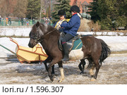 Юные наездницы (Круг катания на пони) (2010 год). Редакционное фото, фотограф Валерия Попова / Фотобанк Лори