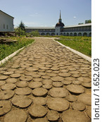 Торцовка в Тихвинском монастыре (2009 год). Стоковое фото, фотограф Ольга Спиркина / Фотобанк Лори