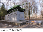 Орел. Памятник героям-танкистам. (2010 год). Редакционное фото, фотограф Юрий Жеребцов / Фотобанк Лори