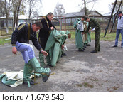 Офицер проводит занятие по изучению ОЗК (2010 год). Редакционное фото, фотограф Юрий Зуев / Фотобанк Лори