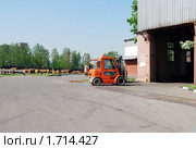 Погрузчик на металлобазе (2010 год). Стоковое фото, фотограф Глазков Владимир / Фотобанк Лори