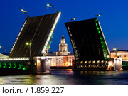 Развод мостов в Санкт-Петербурге белые ночи (2010 год). Редакционное фото, фотограф Алексей Ширманов / Фотобанк Лори