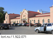 Котельниково, Железнодорожный вокзал (2010 год). Редакционное фото, фотограф Александр Тихонов / Фотобанк Лори