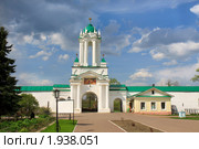 Центральные врата в Спасо-Яковлевский Дмитриев мужской монастырь, Ростов Великий, Ярославская область (2010 год). Стоковое фото, фотограф Николай Винокуров / Фотобанк Лори