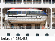Спасательный бот лайнера Azamara Jorney (2010 год). Редакционное фото, фотограф Александр Щепин / Фотобанк Лори