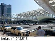Лиссабон. Стоянка такси (2010 год). Редакционное фото, фотограф Юрий Синицын / Фотобанк Лори